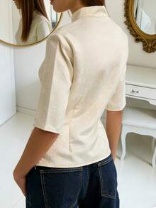 New Chinese Style Oblique Collar Frog Button Short Sleeve, Stand Collar Waist-Cinching Jacquard Short Top, Gentle Elegant, Satin Texture Slimming And Versatile, Suitable For Commuting And Dating - Beige - View 3