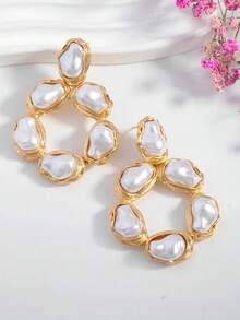 1 Pair Unique Vintage Asymmetric Baroque Style Faux Pearl Hoop Earrings, Luxurious Metal Edge Women's Earrings, Suitable For Beach Vacation, Party, Date, Dinner, Photography, Exaggerated Ear Jewelry - Multicolor - View 7