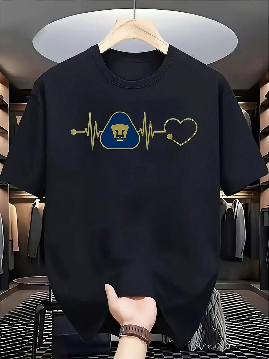 Negro - Camiseta "A Heartbeat" con una línea de latido conectando el escudo y un corazón que simboliza el amor por el club, perfecta para eventos de fútbol y emociones de los aficionados, id - Negro - Ver 1
