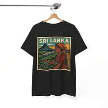 Camiseta de cómic de Sri Lanka unisex estilo retro| Camiseta Vintage con el Skyline de Colombo| Camisa de Viaje Bold Island| Regalo para Él o - Negro - Ver 1