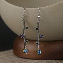 Boucles d'oreilles verticales vintage, décorées de zircone synthétique, convenant pour les rendez-vous et les vacances des femmes, boucles d'oreilles pendantes personnalisées avec bloc de couleurs - Argent - Voir 3