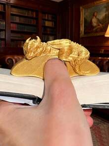 3D Printed Sleeping Dragon Book Clip, One-Handed Reading Ring Page Holder & Bookmark, Book Page Clip, Dragon Shaped Bookmark, Ergonomic Bookmark, Suitable For Page-Less Reading --- Ideal Gift For Book Lovers, Readers, Students And Professionals - Sleeping Little Dragon - View 2
