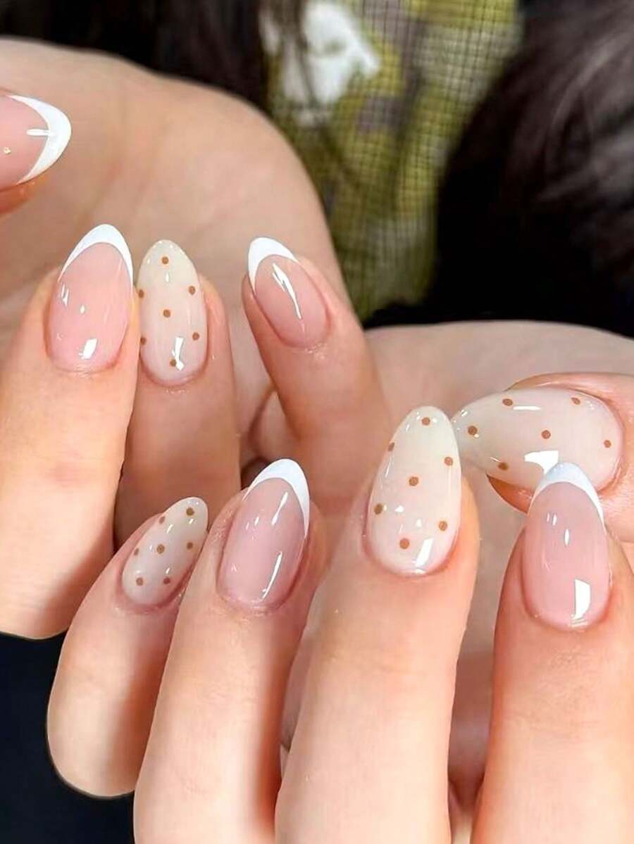 10入夏季手工穿戴式假指甲,短杏仁形,奶咖波點法式美甲,裸色透明底配純白法式指尖與焦糖棕小波點,透明果凍質感,簡約溫柔百搭,附完整美甲工具組,可拆卸重複使用,適合通勤、約會、旅遊等多種場合,女孩夏季專屬杏仁形甲片 - 白色 - 查看 1