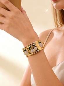 VceTd 1pc Gentle & Cute Style Stainless Steel Women's Bracelet With Enamel Drip Strawberry & Cherry Design, Suitable For Ladies To Wear At Banquets, Parties, Travel, Or Dates With Friends - Yellow Gold - View 4