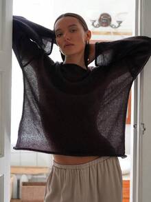 Open Knit Sweater. New Women's Model From The Spring-Summer 2026 Collection: Fine And Transparent Knit T-Shirt With Wide Round Neck And Flared Sleeves. - 卡其色 - 查看 2