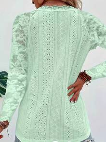 T-Shirt With Eyelets And Contrasting Lace V-Neck, Elegant Long-Sleeved T-Shirt For Spring And Autumn, Women's Clothing - 淺藍色 - 查看 4