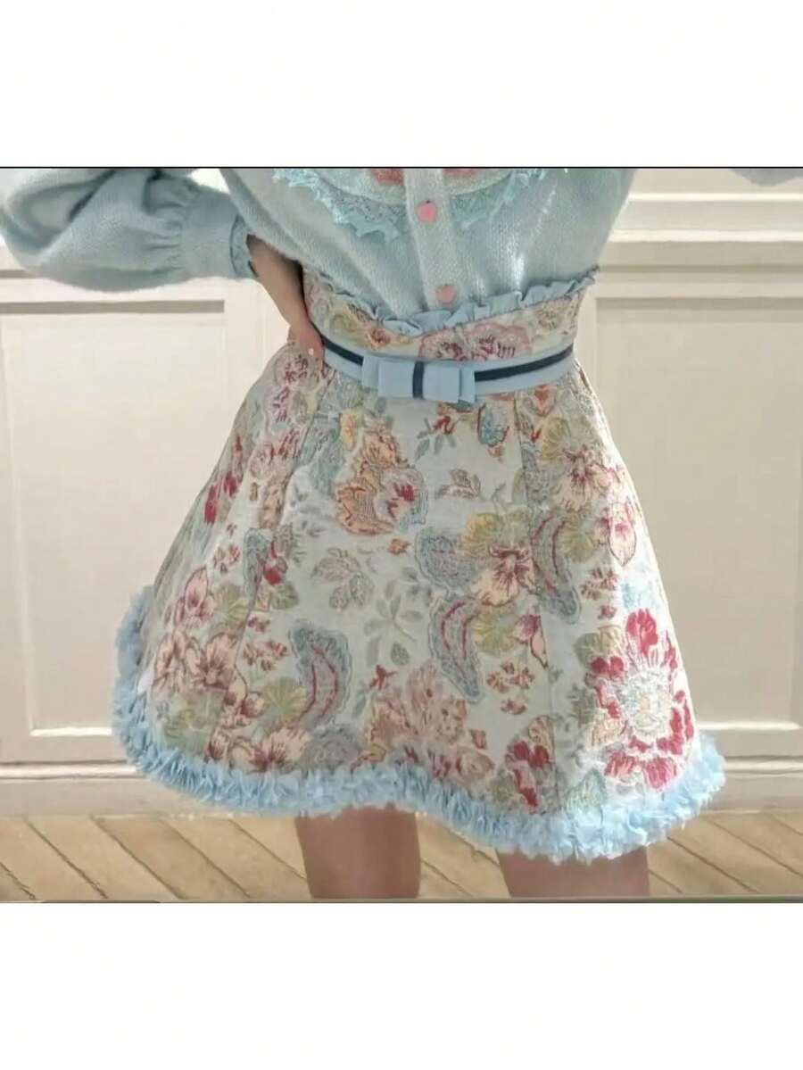 Conjunto de Csa de Forro Polar ueso y Falda Corta con Bordado Floral y Diseño de Volantes, Conjunto de Dos Piezas de Mod. - falda simple + busto largo cintura largo - Ver 1