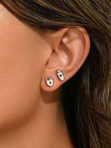 VceTd 2 paires de boucles d'oreilles pour femmes en acier inoxydable, design minimaliste mode mignon mini cœur/cadenas joyeux, ensemble adapté pour le port quotidien/fête/banquet de soirée/festival de musique/rendez-vous/mariage/cadeau de vacances pour les amis - Argent - Voir 1