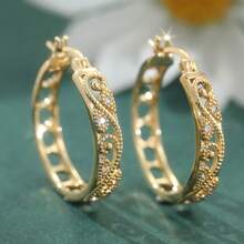 Vintage Exquisite Hollow Plant Leaf Hoop Earrings, Classic Elegant Design, Versatile Practical Daily Accessory - Gold - View 6