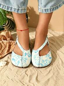 Women's Light Blue & White Floral Round Toe Flat Slide Sandals - Casual Style, Suitable For Office, Outdoor Wear, Spring/Summer - Blue and White Floral Pattern - View 8
