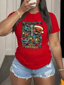 Graphic Of A Skeleton Decorated With Christmas Lights And A Pumpkin Wearing A Santa Hat, Symbolizing The Union Between The Festive Spirit And The Macabre. Women's T-Shirt, 100% Cotton, Very Soft. - 紅色 - 查看 1