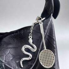 1pc 2026 New Creative Alloy Animal Badminton Racket Keychain, Realistic Badminton Decoration Pendant, Ideal Gift And Souvenir - Silver - View 2