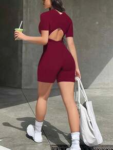 Mono corto de silueta favorecedora con diseño hueco casual en la espalda, versátil, nuevo para el verano, elegante en negro - Burdeos - Ver 1