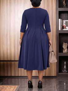 NOU elegantes Damenkleid mit Rundhalsausschnitt, 3/4-Ärmeln, plissiertem Design, A-Linie und taillierter Taille, mittellang, schmeichelhafte Silhouette, geeignet für Büro, Nachmittagstee, Kirche, Lehreroutfit, Kirchenkleidung, Kirchenkleid, Schulanfang, Urlaub, Büro, Alltag, Date, Arbeitsplatz, Geburtstagsparty, Casual, Herbstkleidung, Herbstkleid - Königsblau - Übersicht 5