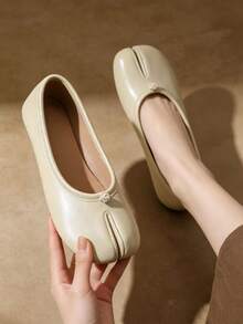 Sandal Datar Wanita Warna Aprikot dengan Ujung Bulat dan Belahan Jari Kaki - Gaya Kasual, Cocok untuk Kantor, Aktivitas Luar Ruangan, dan Musim Semi/Panas - Aprikot - View 9