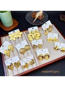 18件組不鏽鋼耳環套裝女款 - 幾何花卉、水滴、蝴蝶與翅膀耳環飾品，美國國慶日禮物，日常配戴，隨機款式 - 金色 - 查看 13