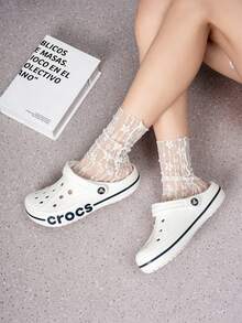 Crocs 男女通用透气木屐，轻便舒适室内/室外休闲运动凉鞋，205089-126 - 白/深藍 - 查看 2