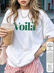 Questa maglietta girocollo in 100% puro cotone presenta una grafica audace con la scritta "Voilà". Stile francese elegante, morbida e traspirante, perfetta per appuntamenti, uscite e uso quotidiano. - Bianco - Visualizzare 2