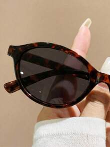 A Universal Leopard Print Pattern Rectangular Oval Small Frame For Both Women And Men. Suitable For Outings, Travels - Multicolor - View 3