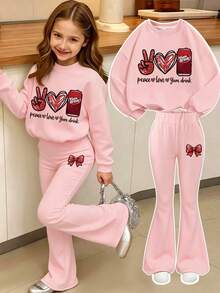 2pcs Setelan Kasual Anak Perempuan, Set Sweatshirt dan Celana Motif Soda & Hati yang Lucu, Bahan Lembut, Cocok untuk Pakaian Sehari-hari dan Sekolah - Berwarna merah muda - View 1