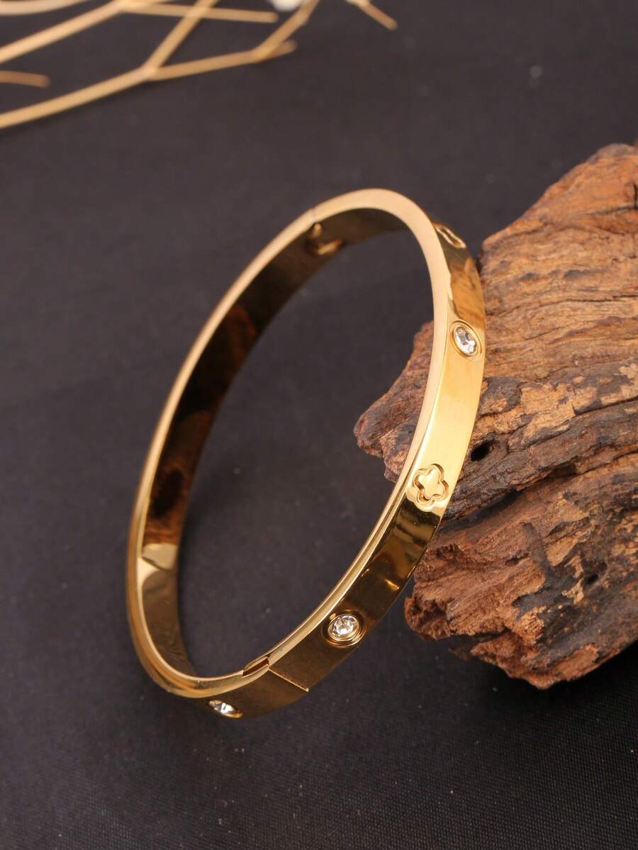 1pc Stainless Steel 18K Gold Plated Four-Leaf Flower Embossed Round Rhinestone Inlaid Clasp Bracelet, Luxury Minimalist Bangle, Hypoallergenic, Non-Fading, Waterproof, Scratch-Resistant, Anti-Oxidation, Women's Daily Commute / Date / Banquet / Party / Workplace / Layering Multi-Scenario Wear Accessory - Four-leaf Clover Round Diamond Bracelet - View 1
