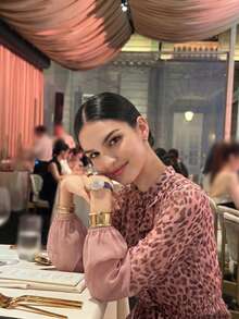 女士优雅现代全印花奢华时尚连衣裙，豹纹印花，优雅保守纽扣亮片拼接沙滩裙 - 藕粉色 - 查看 3
