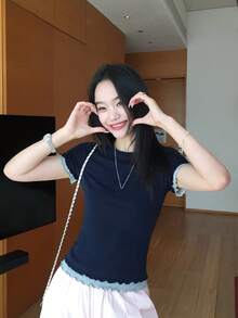 皇家藍純色基本款圓領修身短袖女款T恤，對比色荷葉邊下擺短版上衣，休閒夏季款 - 寶藍色 - 查看 2