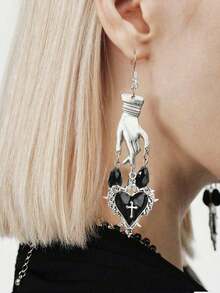 European And American Popular Gothic Thorn Heart Hand-Holding Earrings, Hot Girl Street Style Exaggerated Personalized Earrings - Silver - View 2