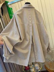 女士蓝白条纹衬衫，宽松版型，后背系带设计，适合通勤、休闲、海滩、度假等场合。 - 咖色 - 查看 4