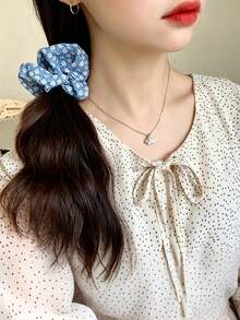 2/4 Ikat Rambut Wanita Gaya Preppy Warna Biru Laut Segar dengan Usus Besar - Baby Blue - View 4