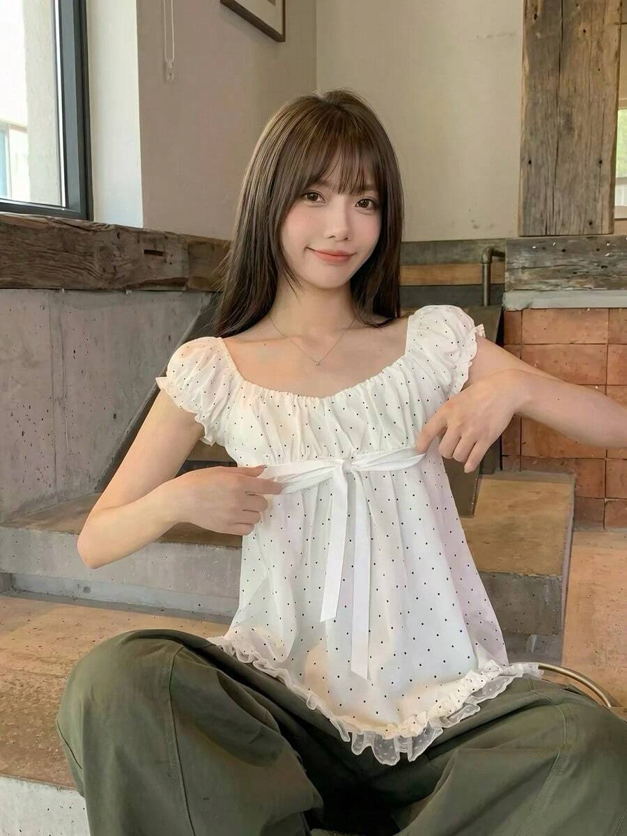 白色圓點甜美風圓點蕾絲泡泡袖女款夏季上衣,優雅青春顯瘦露肩蕾絲短袖韓系上衣,前綁帶設計,可愛休閒,非常漂亮 - 白色 - 查看 1