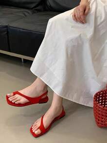 女款法式方頭平底包頭涼鞋 2026夏季新款 時尚紅色極簡高端 INS度假風 舒適不累腳 平底羅馬涼鞋 - 紅色 - 查看 5