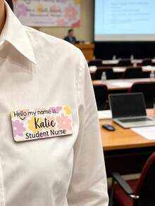 Personalisierter Acryl-Namensschild, anpassbarer Name und Text, personalisierter Arbeits- und Veranstaltungs-Ausweis, maßgeschneidertes professionelles Accessoire, Regenbogen-Acryl-Namensschild, wiederverwendbar, langanhaltend, geeignet für den täglichen Gebrauch, ideal für Konferenzen, Arbeitsveranstaltungen und Unternehmensidentität, elegant und vielseitig, modisches Accessoire, perfektes Geschenk für Freund, Freundin, Familie, Freunde - Verschiedenfarbig - Übersicht 5