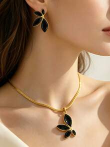 3pcs/1set, 304 Stainless Steel Vintage Leaf Pendant Necklace And Earrings Set, Suitable For Women And Girls, Can Be Used As Mother's Gift, Christmas, Thanksgiving, Halloween, Wedding, Carnival Party/Dance/Gathering/Daily/Beach Accessory, Anniversary, Valentine's Day, Bohemian Style Jewelry, Birthday, Back To School, Bridesmaid Gift. - Jewelry Set - View 6
