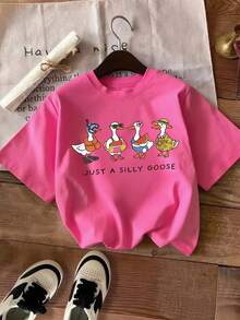 Camiseta de manga corta versátil y de moda para niños y niñas. Estilo divertido de verano con estampado de ganso y sandía "JUST A" de cuello redondo casual - Verde militar - Ver 1