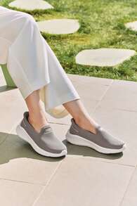 Skechers 休闲套脚运动鞋，轻便透气步行鞋，适合日常穿着和旅行，125644步计数，适合老年人 - 灰褐色 - 查看 2