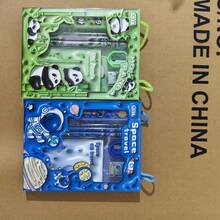 一套文具，包括铅笔、笔记本、卷笔刀、橡皮和尺子，毕业礼物，绘画用品，文具，学习用品，书写用品和返校用品 - 彩色 - 查看 17