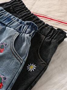2pcs/Set Girls Summer Cherry Blossom Embroidery Casual Denim Shorts Street Fashion - Multicolor - View 4