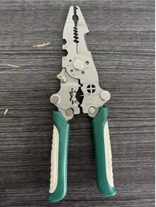 1把折叠式剥线钳，高碳钢材质，适用于各种电线加工，可用于电气布线、家庭维修、电路改造、电子产品DIY、户外应急、家庭、建筑工地、车间、工具箱、维修台等场合，适合电工、维修专家、DIY爱好者、办公室工作人员、手工爱好者使用，集剥线钳、压线钳、多功能钳、折叠式电工钳于一体。 - 可折疊剝線鉗 - 查看 14