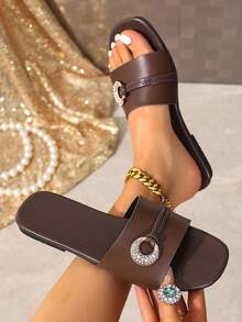 Women's Fashion Quilted PU Leather Pure Metal Slip-On Sandals Round Toe Beach Spring/Summer New Plus Size Coffee Brown Flat Slides - Coffee Brown - View 2