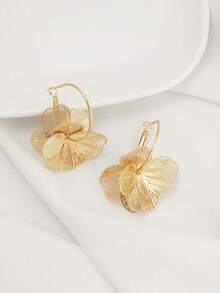 2pcs Gold Plated Hollow Floral Hoop Earrings, Elegant Gold Flower Stud Earrings Suitable For Bridesmaids And Daily Wear - Gold - View 2