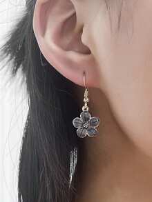 1 par de pendientes de flores color blanco roto - blanquecino - Ver 2
