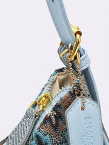2026 Neue Mode Klassische vielseitige Buchstaben-Charm Dekoration Bohemian Stil Halbmond Schultertasche Achseltasche, geeignet für Einkaufen, kann auch als Umhängetasche getragen werden (inklusive Anhänger) - Blau - Übersicht 8
