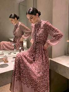 女士优雅现代全印花奢华时尚连衣裙，豹纹印花，优雅保守纽扣亮片拼接沙滩裙 - 藕粉色 - 查看 4