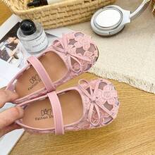 1 Paar Mädchen-Prinzessinenschuhe im koreanischen Stil, 2026 Frühling/Sommer Neu Mesh-Fahrschuhe, weiche Sohle stilvolle Schuhe, Ballettschuhe Slip-On Sandalen, Cut Out Schleife Blumen-Flachschuhe - Pink - Übersicht 1