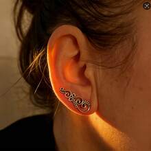 BMOR 1 par de pendientes de alta calidad chapados en oro de 18K hipoalergénicos con patrón de voluta vintage estilo palacio francés, pendientes perforados, joyería de oreja envolvente única - Ganchos para las orejas - Ver 3