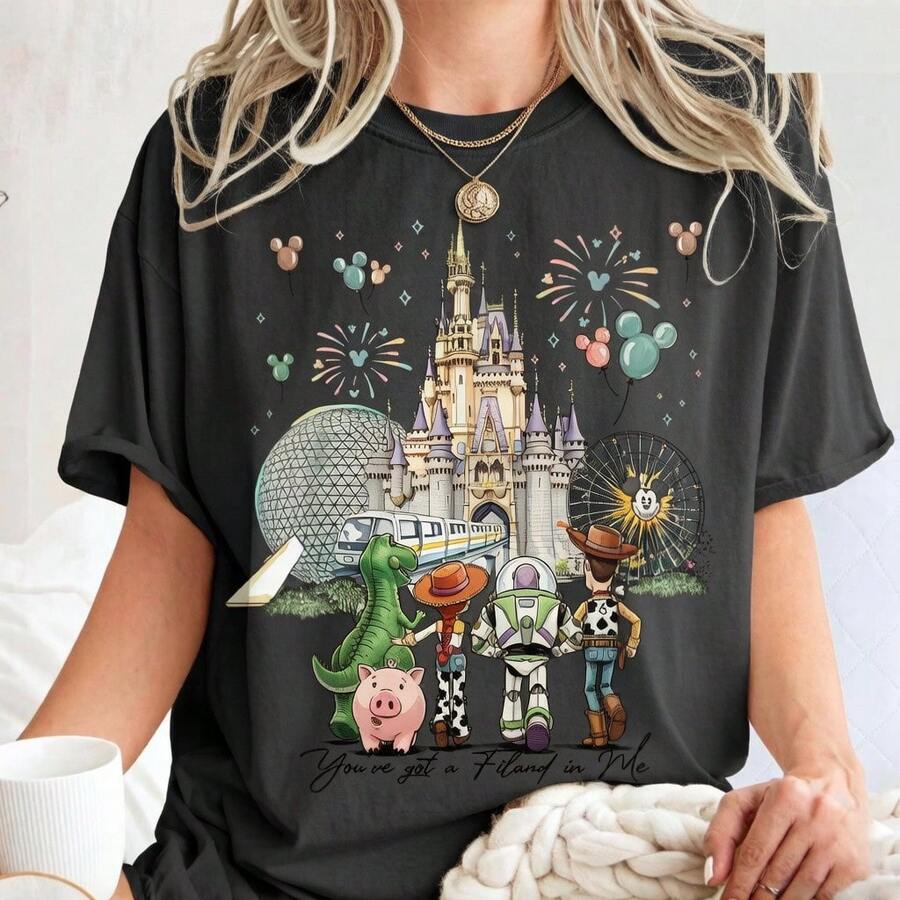 Offiziell Lizenziert Disney Baumwoll-T-Shirt Mit Schloss & Epcot-Kuppel, Toy Story Figuren Von Hinten, Mickey-Ballon & Feuerwerk, Oversized Unisex Kurzarm Für Parkreise - 黑色 - 查看 1