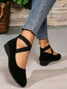Cross-Strap Low-Cut Wedge Heels With Soft, Non-Slip Soles That Keep Your Feet Comfortable.Wedge Heel For Women Black Shoes - 黑色 - 查看 1