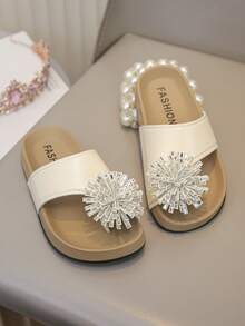 Children's Rhinestone Flower Slide Sandals, Girls' Shiny Crystal 3D Flower Open Toe Slip-On Sandals, Casual Soft Sole Summer Outdoor Beach Slippers - Beige - View 4