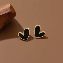 1 Pair Heart-Shaped Earrings - Subtle Retro Design With A Touch Of Minimalism, Exuding Sophisticated Elegance - Black - View 3